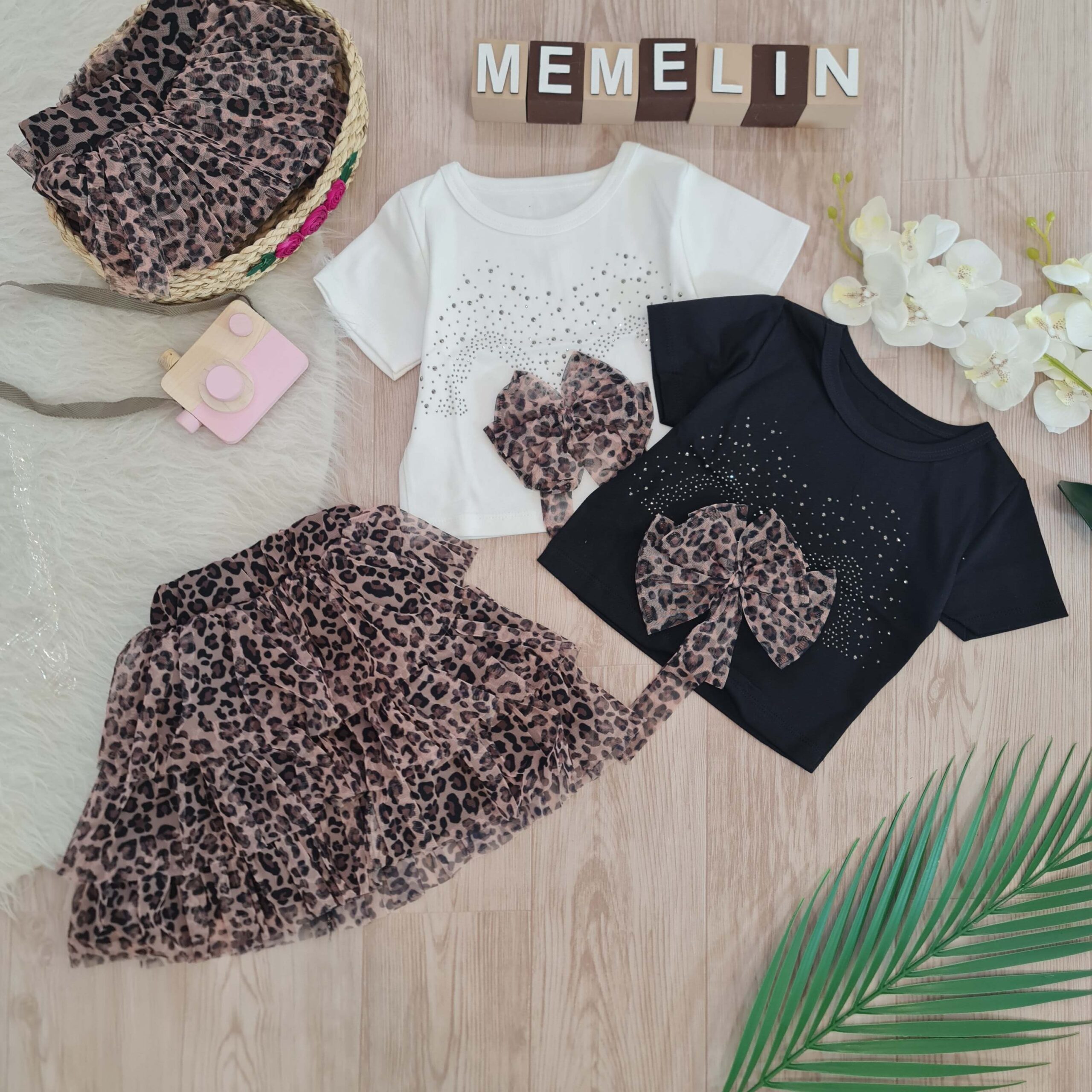 لباس بچگانه ست کراپ و دامن پلنگی  مناسب دو تا هشت سال